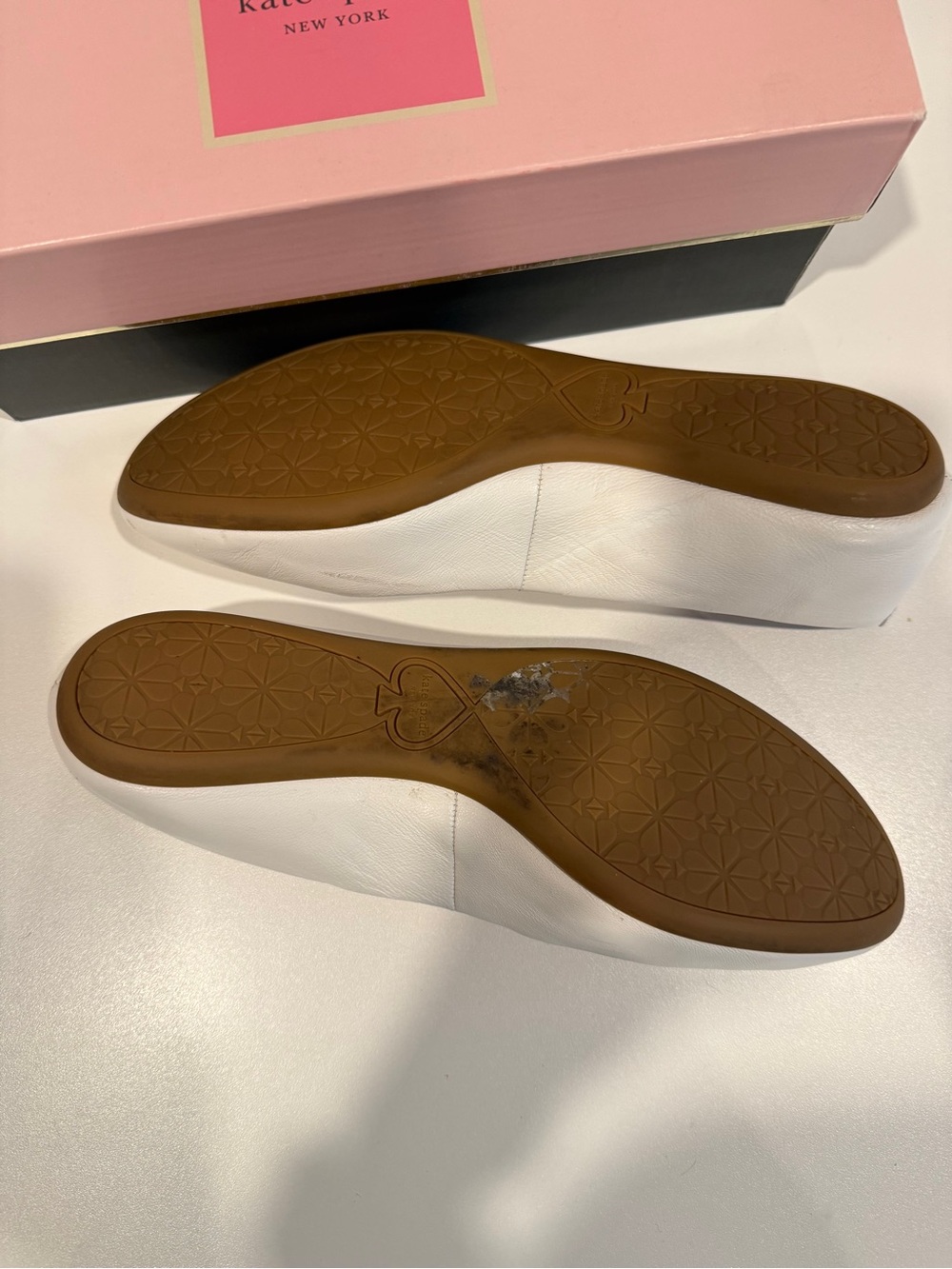 Kate Spade VGUC Pallenberg White Leather Ballet Flats Size 8 Box - Picture 4 of 6